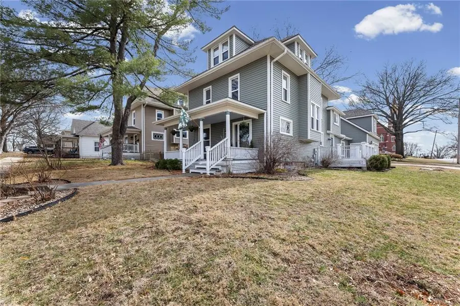 501 E Shawnee Street, Paola, KS 66071 - #2