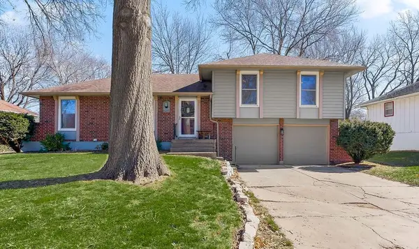 6201 Hallet Street, Shawnee, KS 66216