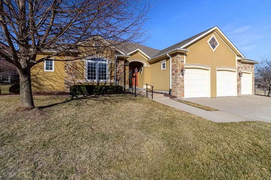 4207 Hidden Valley Drive, Saint Joseph, MO 64506 - #2