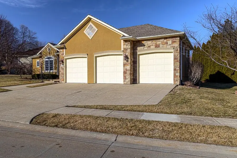 4207 Hidden Valley Drive, Saint Joseph, MO 64506 - #3