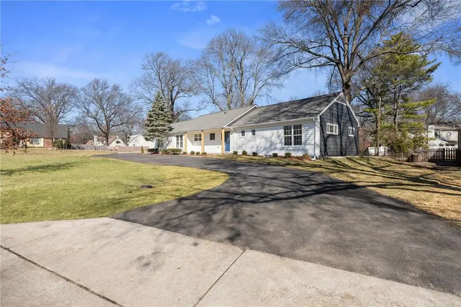 3520 W 93rd Street, Leawood, KS 66206 - #2