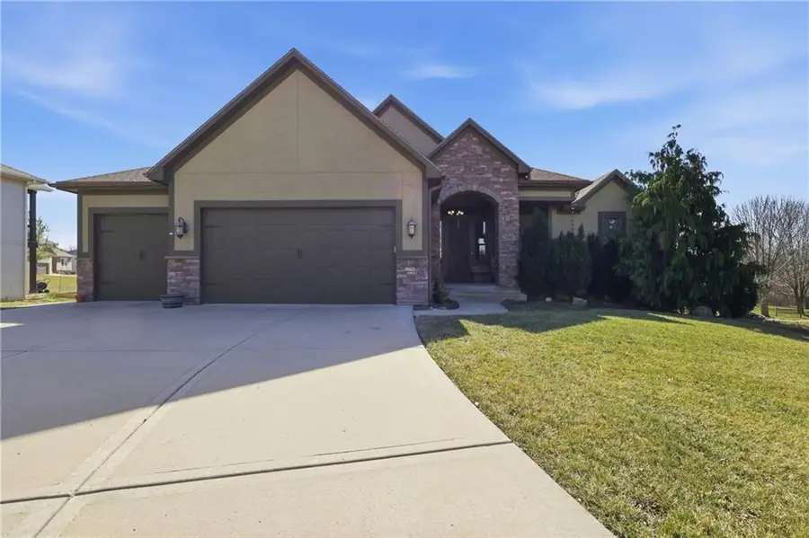 25007 W 77th Street, Shawnee, KS 66227 - #2