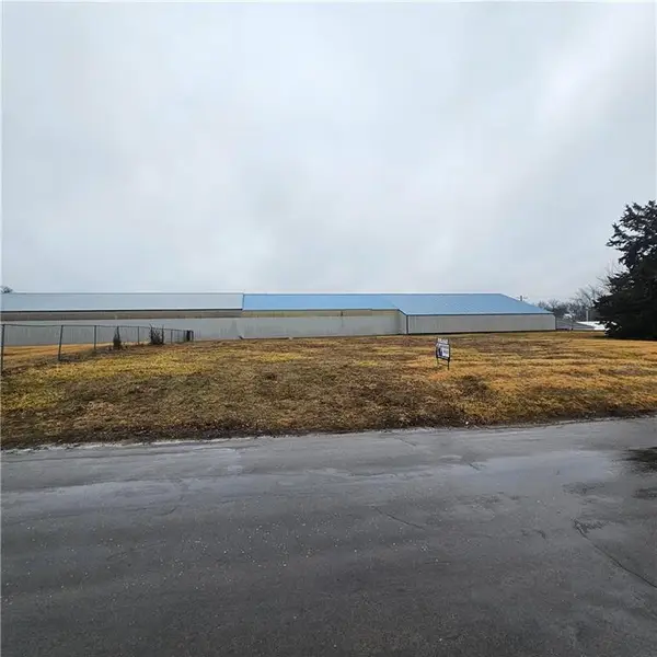 N 24th Street, Lexington, MO 64067