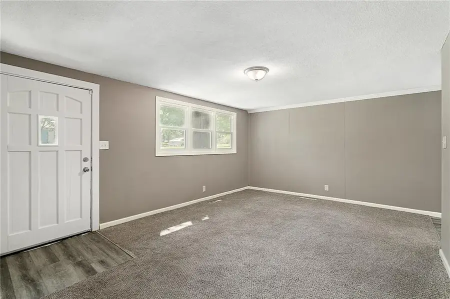 307 NW 63rd Terrace, Kansas City, MO 64118 - #2