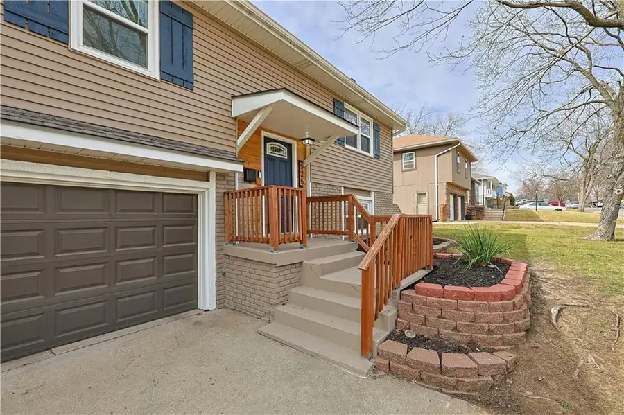 525 N Stevenson Street, Olathe, KS 66061 - #3