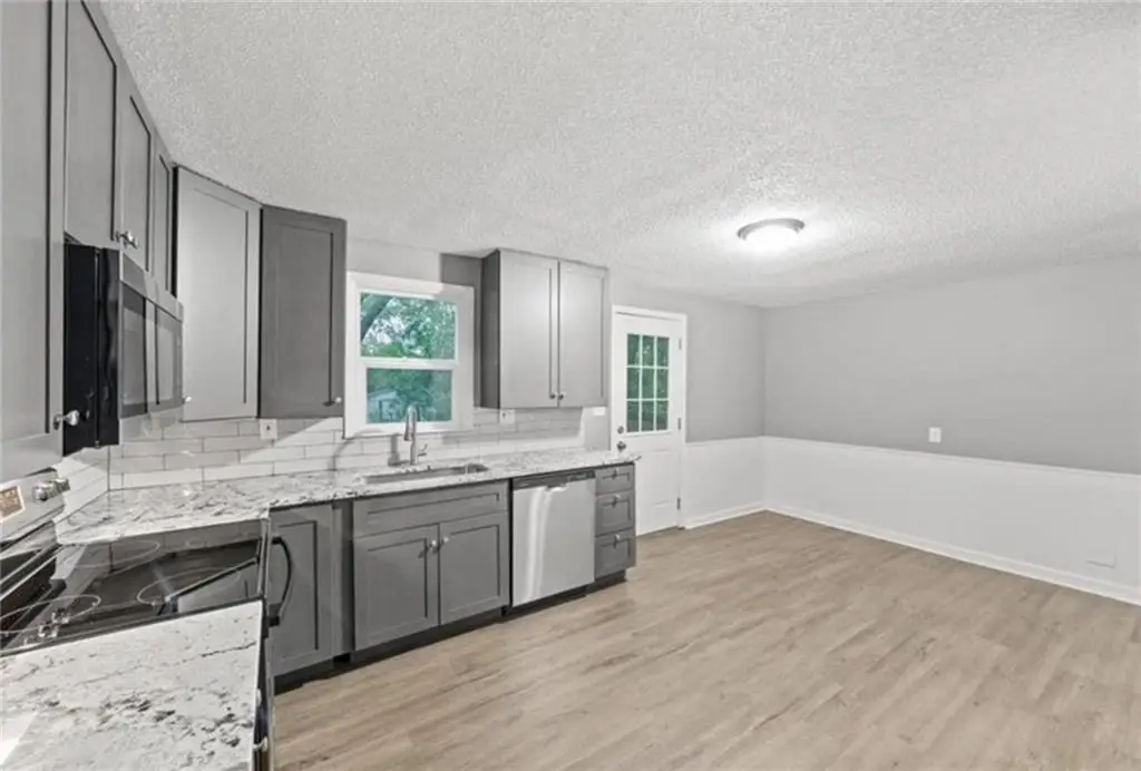 5800 N Antioch Road, Kansas City, MO 64119 - #1