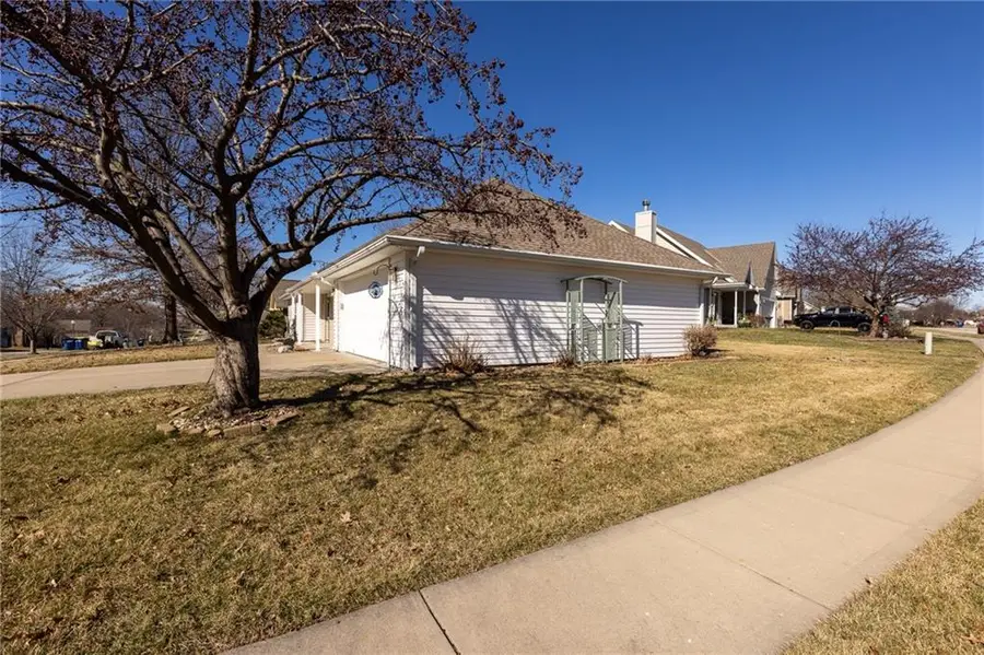 314 Lakeview Drive, Smithville, MO 64089 - #3