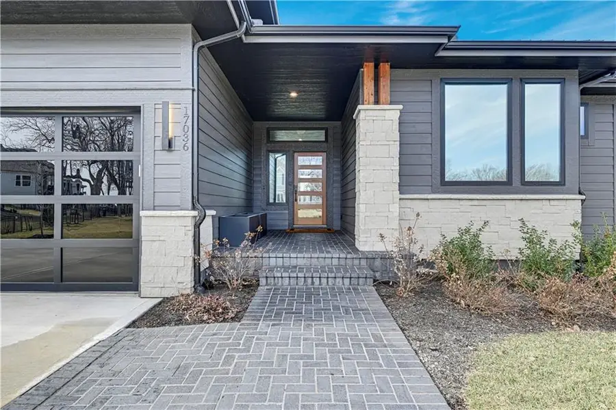 17036 Magnolia Street, Overland Park, KS 66221 - #2