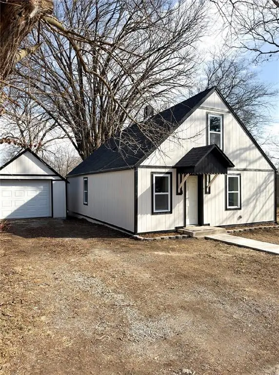 105 S Willow Street, Butler, MO 64730 - #1