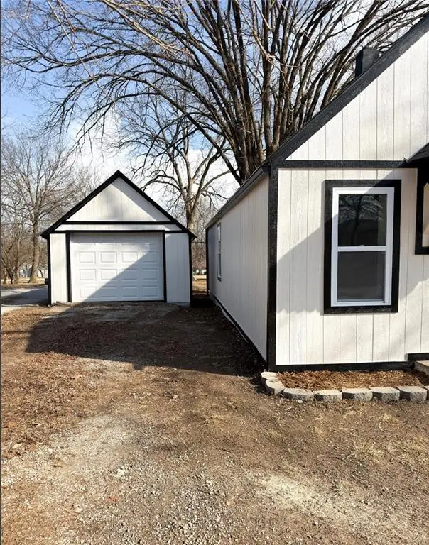 105 S Willow Street, Butler, MO 64730 - #3