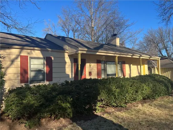 4812 W 77 Street, Prairie Village, KS 66208