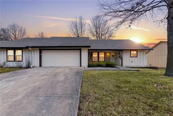 18795 Sunrise Drive, Belton, MO 64012