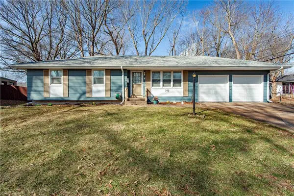 303 SW 5th Street, Blue Springs, MO 64014