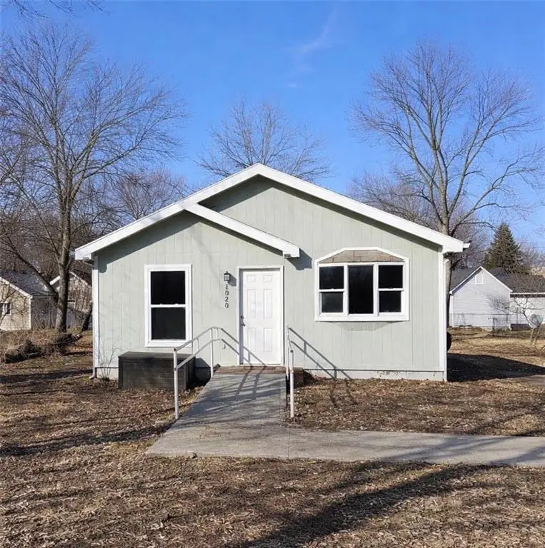 1020 Miami Street, Leavenworth, KS 66048 - #1