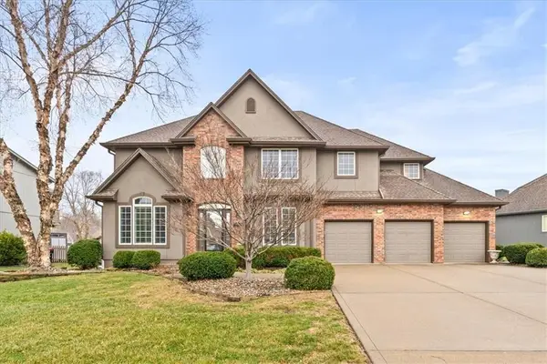5821 NE Coral Drive, Lee's Summit, MO 64064