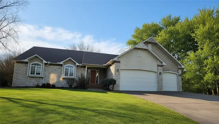 707 Deer Trail Street, Parsons, KS 67357 - #2