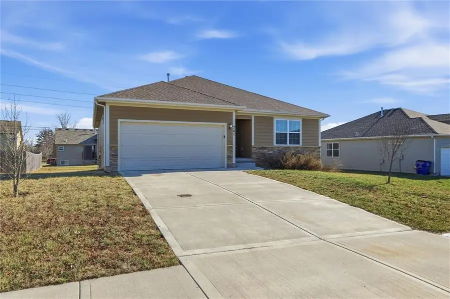 741 S Cypress Street, Gardner, KS 66030 - #3