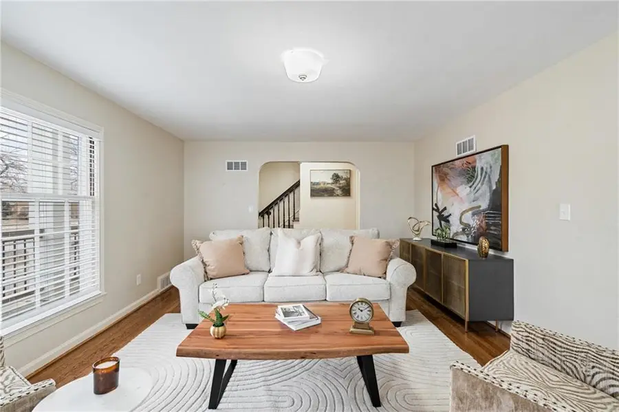 627-629 E Meyer Boulevard, Kansas City, MO 64131 - #3