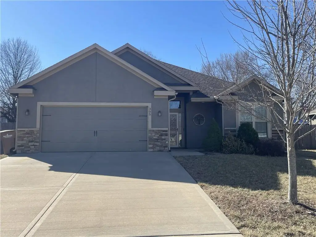 305 E Olive Street, Raymore, MO 64083 - #1