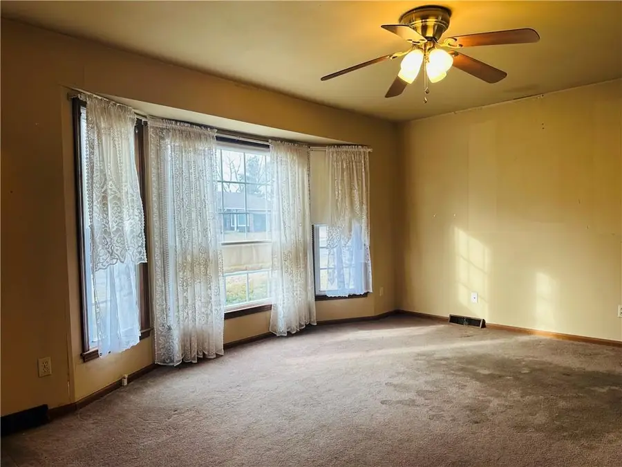 812 Mulberry Street, Lees Summit, MO 64086 - #2