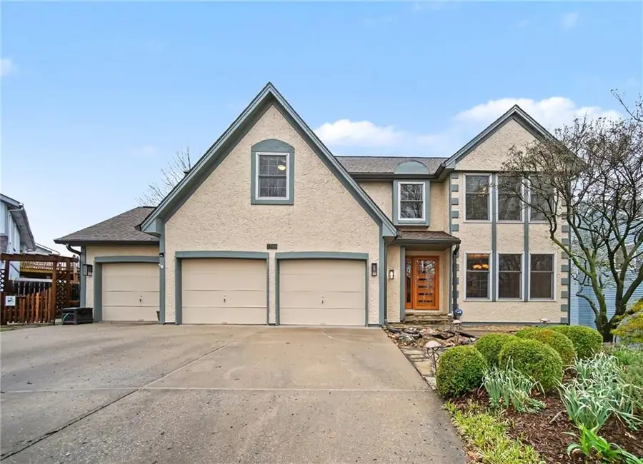 5700 NW Flintridge Court, Kansas City, MO 64151 - #2