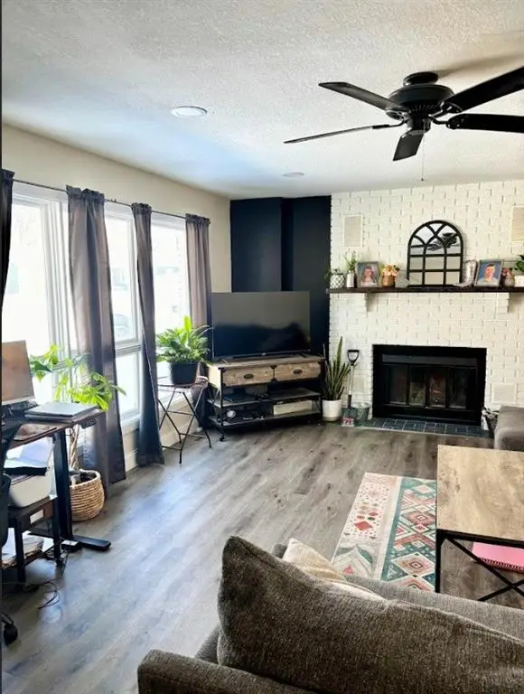 123 W Douglas Street, Iola, KS 66749 - #3