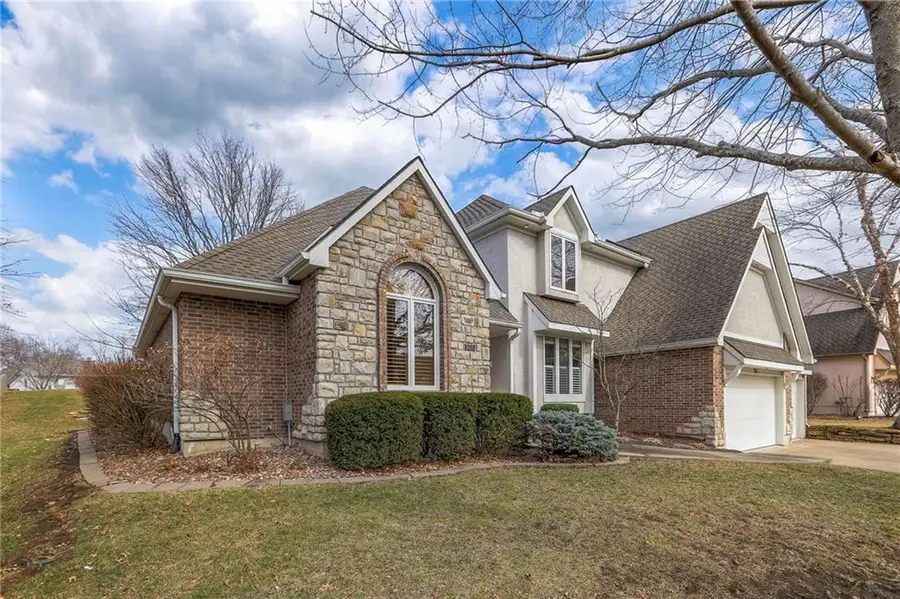 955 High Point Drive, Lees Summit, MO 64081 - #3