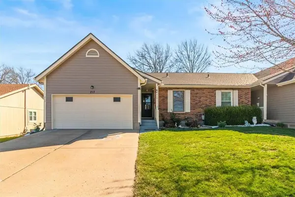 213 SE Ridgeview Drive, Lee's Summit, MO 64063