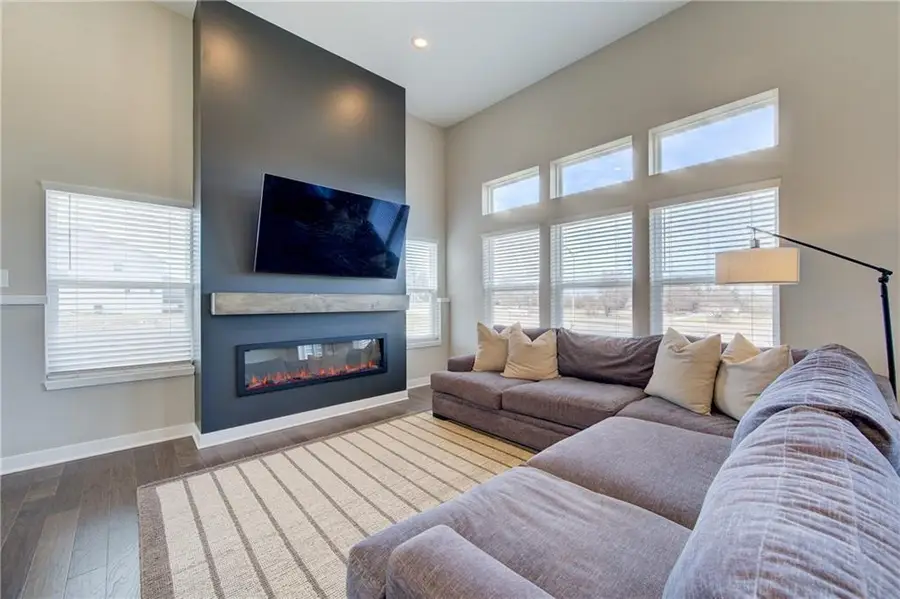 2108 SW Holdbrooks Drive, Lees Summit, MO 64082 - #2