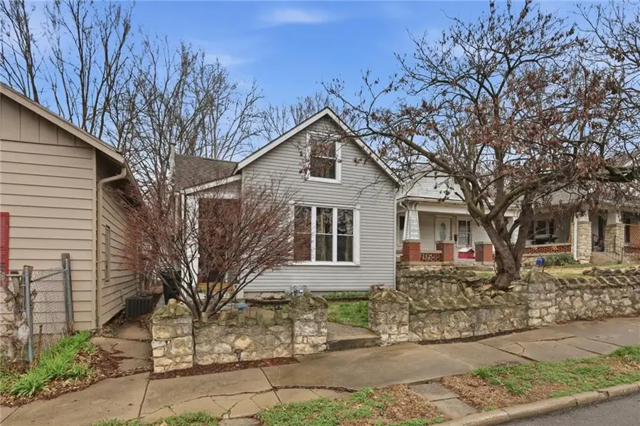 526 Kiowa Street, Leavenworth, KS 66048 - #2