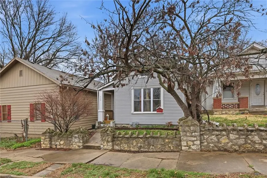 526 Kiowa Street, Leavenworth, KS 66048 - #3