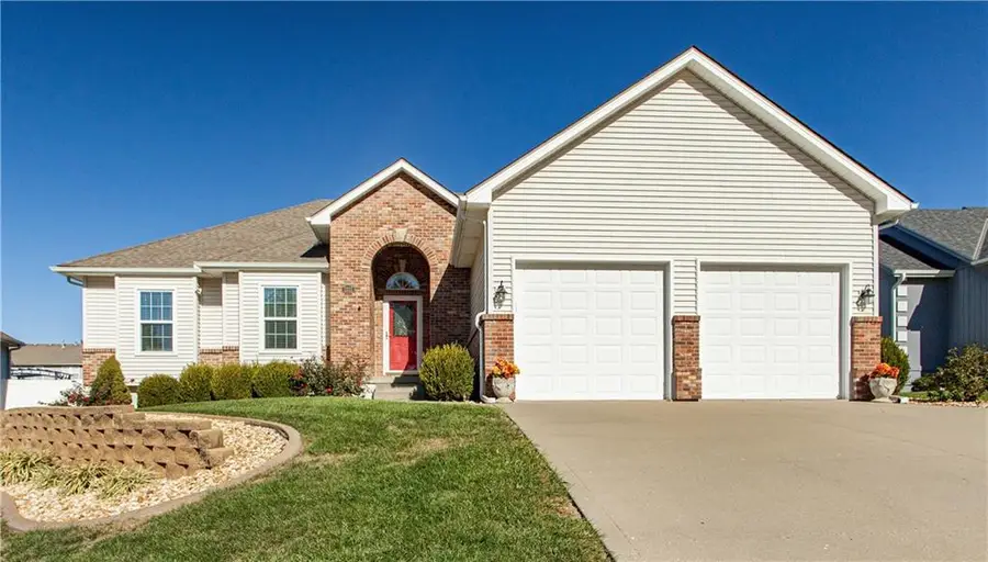 1511 NE Craigievar Court, Blue Springs, MO 64014 - #2