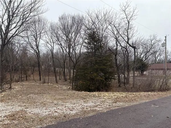 5 N Fascination Circle, Linn Valley, KS 66040