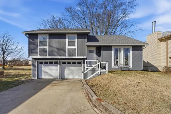 734 S 9th Street, Edwardsville, KS 66111