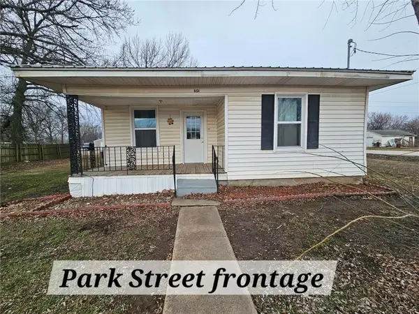 601 S Park Street, Girard, KS 66743