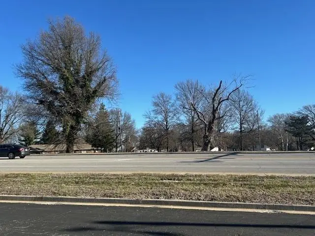 317 & 319 W Foxwood Drive, Raymore, MO 64083 - #3