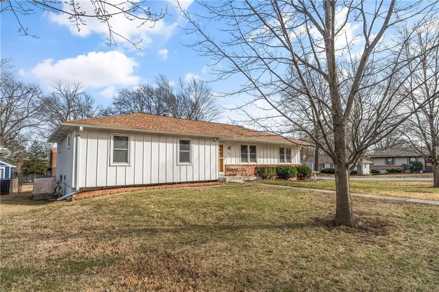 5725 Hunter Street, Raytown, MO 64133 - #2