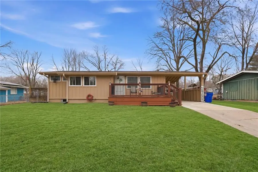 5818 N Garfield Avenue, Gladstone, MO 64118 - #3