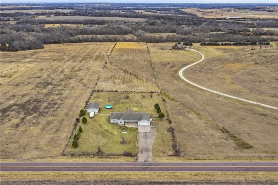 5524 SW Valencia Road, Topeka, KS 66610 - #2