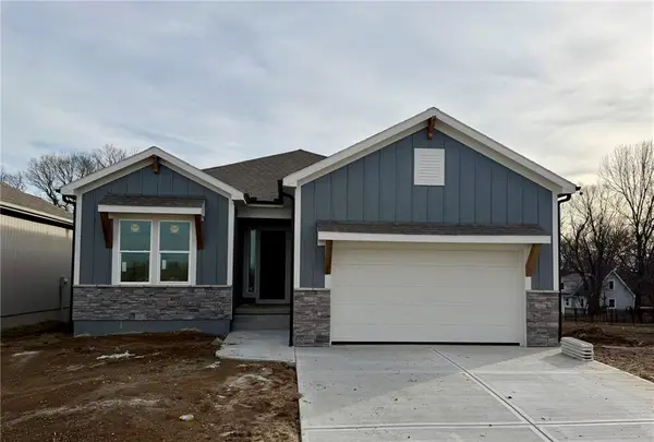 1153 SW Whitby Drive, Lee's Summit, MO 64083