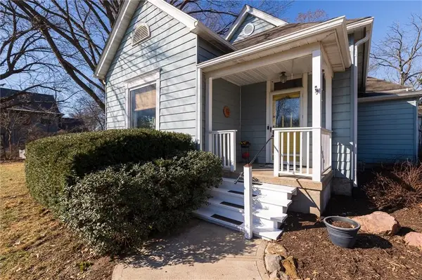 2304 Maple Avenue, Leavenworth, KS 66048