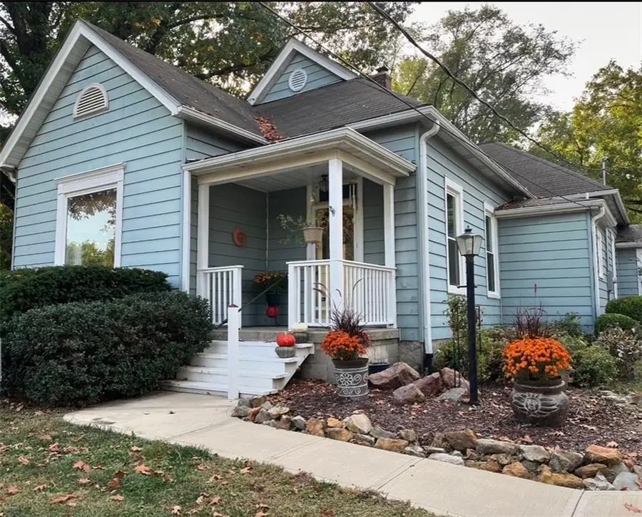 2304 Maple Avenue, Leavenworth, KS 66048 - #2