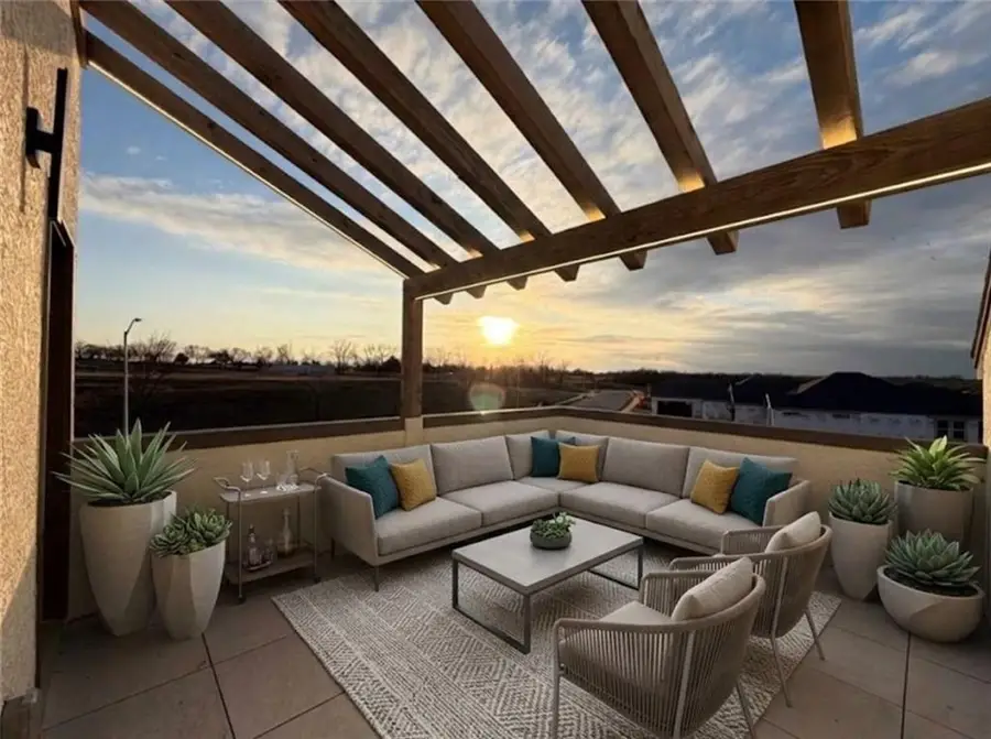 22146 W 116th Terrace, Olathe, KS 66061 - #2