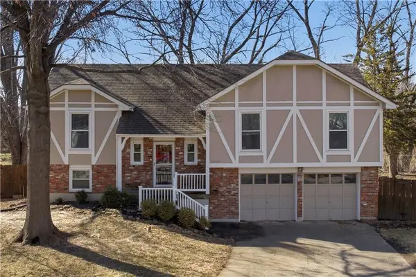 13924 S Brookwood Court, Olathe, KS 66062