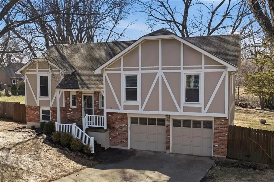 13924 S Brookwood Court, Olathe, KS 66062 - #2