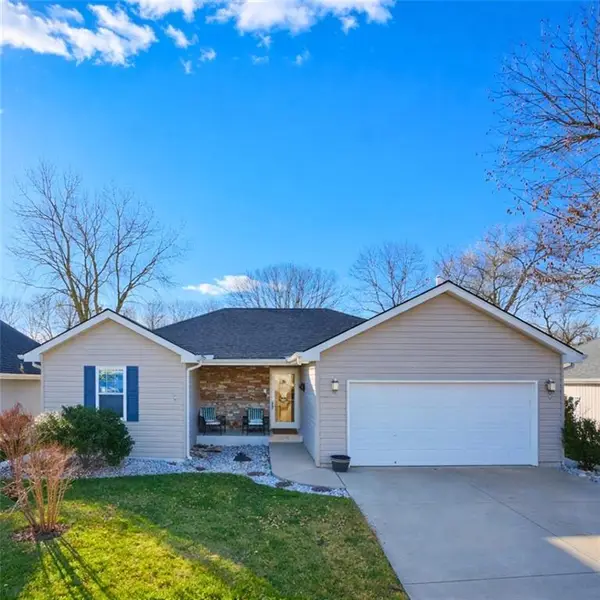 601 SW Creek Ridge Drive, Grain Valley, MO 64029
