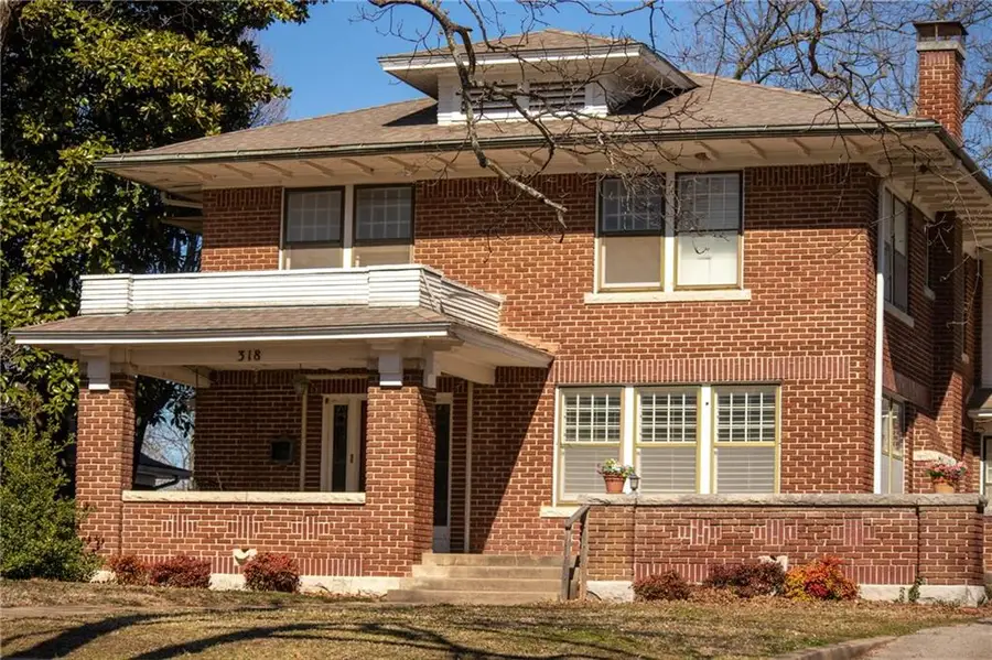 318 E Locust Street, Independence, KS 67301 - #2