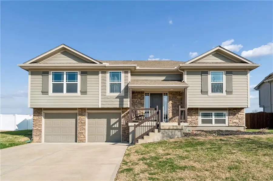 12204 E 214th Street, Peculiar, MO 64078 - #2