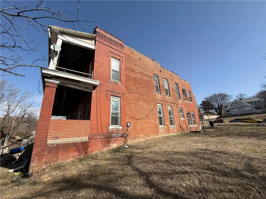 601/603 S 11th Street, Saint Joseph, MO 64501 - #2