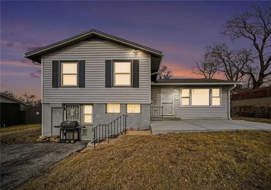 4940 E 40th Place, Kansas City, MO 64130 - #3